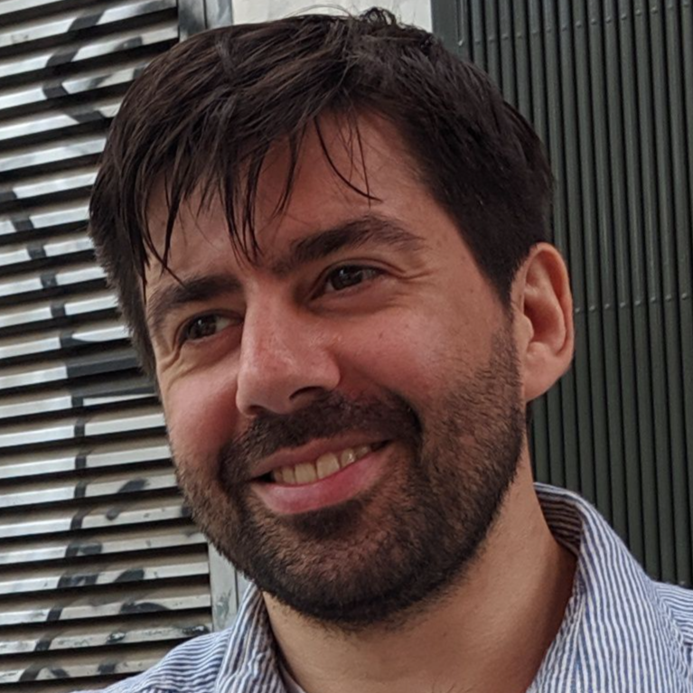Araz Hashemi headshot